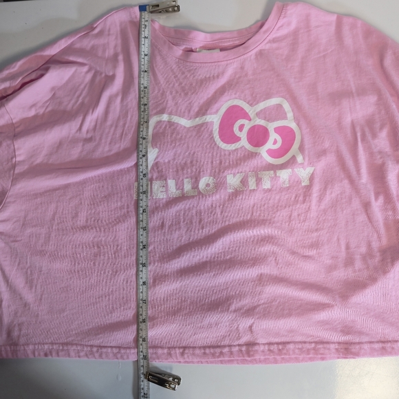 Hello Kitty Pink Cropped Tee Shirt Size Ladies XL - Picture 7 of 7